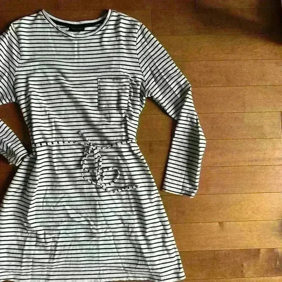 TopShop | Black and white stripe oversized tee shirt dress  size 12 (fits med) - Picture 4 of 4